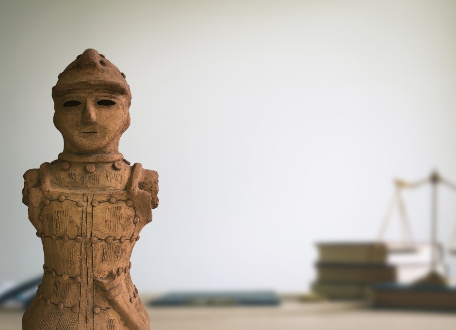 弁護士　内野 令四郎